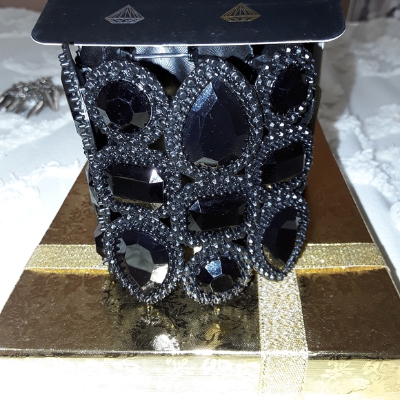 3 piece set Traci Lynn jewelry - Picture 4 of 5